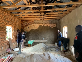 Bau eines Klassenraums Lupombwe